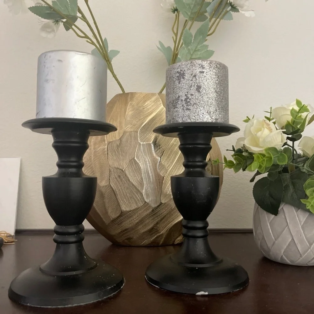 Elegant Black Candle Holders with Silver Candles 4 pcs